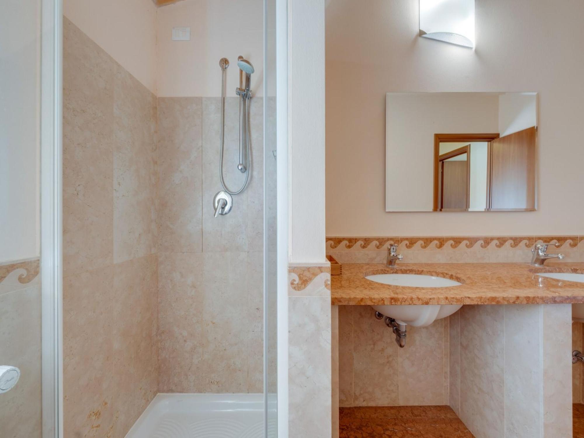 Spacious Apartment In Idro With Shared Pool Crone Exteriör bild