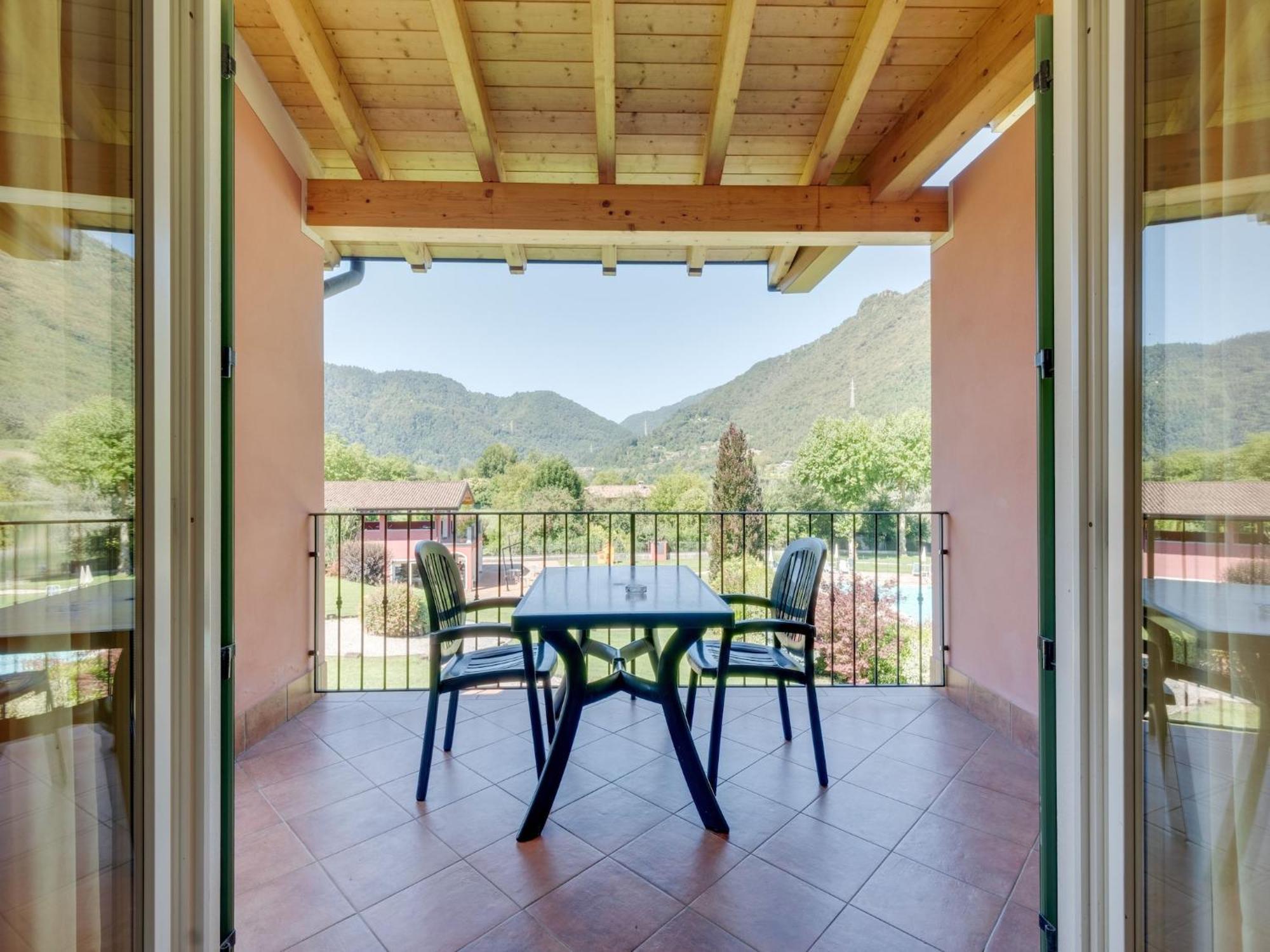 Spacious Apartment In Idro With Shared Pool Crone Exteriör bild